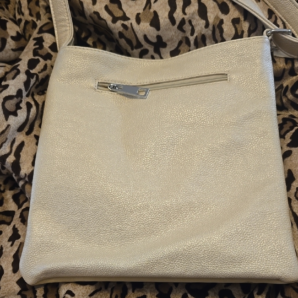 Elegant Beige and Cream Women's Shoulder Bag - Picture 2 of 3